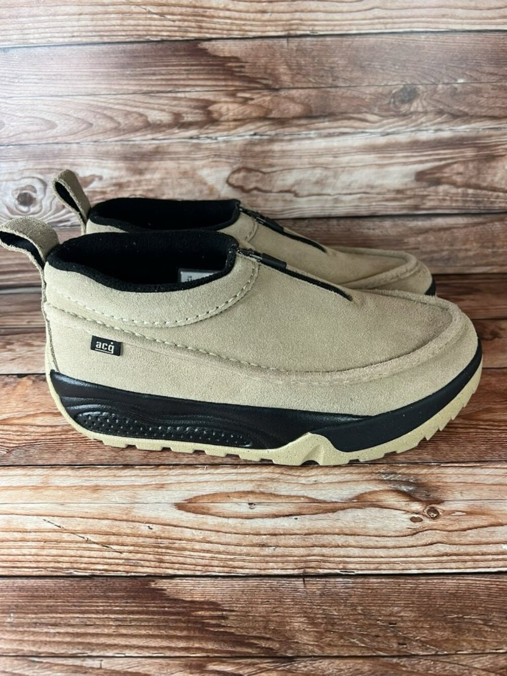 Nike ACG Hiking Boots Men’s Size 9.5 FV4317-200 Izy Khaki Outdoor Trail Trekking